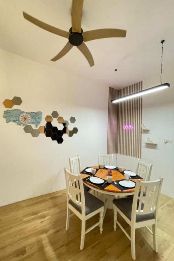 Demuji 4Br 10Pax 3Min To Ecm Kcm, Ps4 Villa Kuantan Bagian luar foto