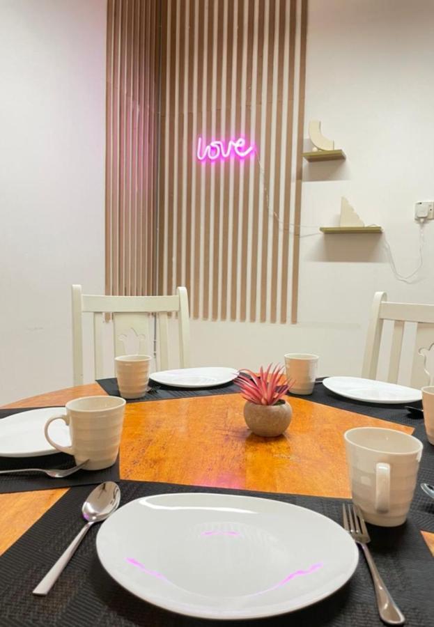 Demuji 4Br 10Pax 3Min To Ecm Kcm, Ps4 Villa Kuantan Bagian luar foto