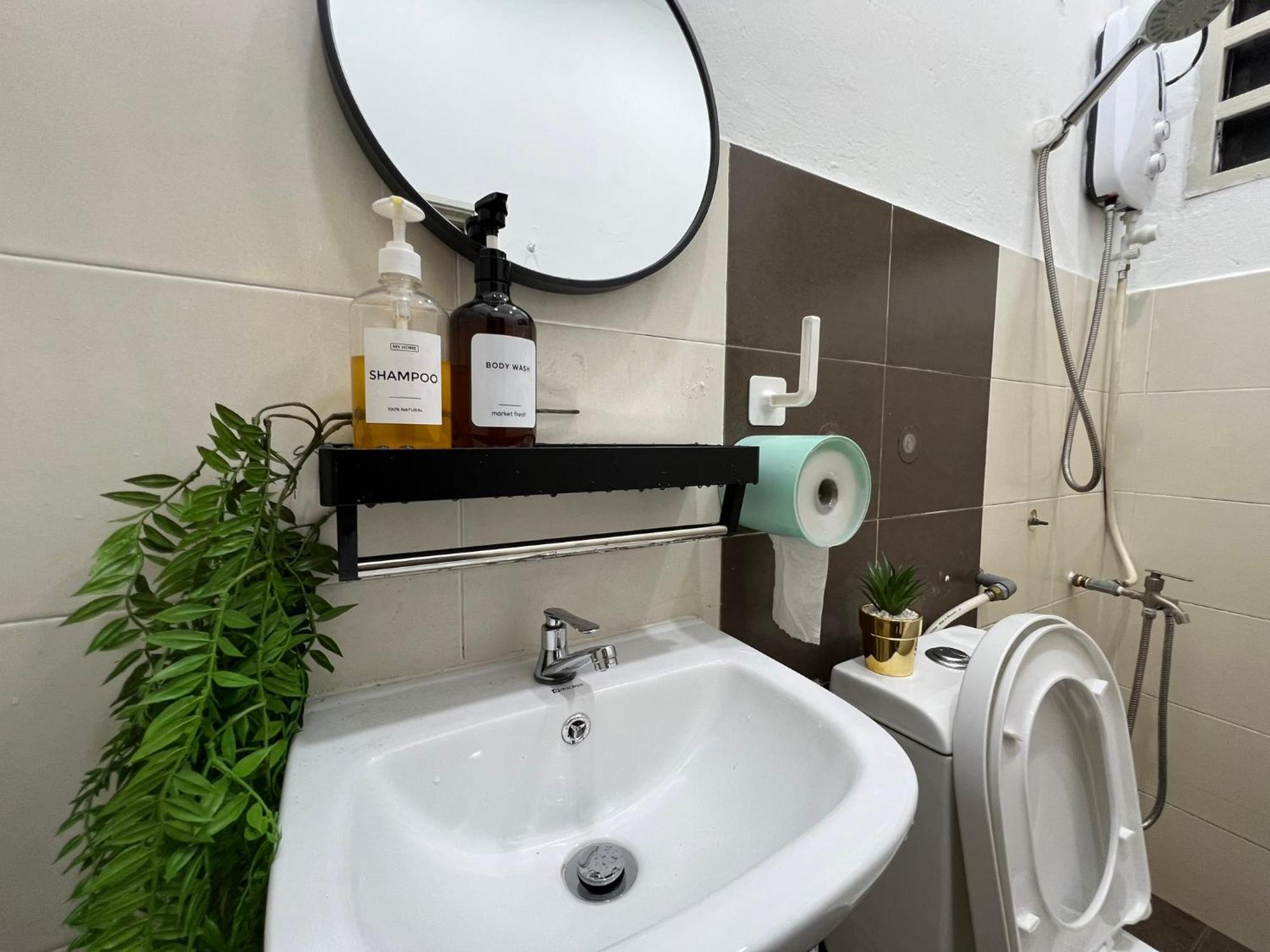 Demuji 4Br 10Pax 3Min To Ecm Kcm, Ps4 Villa Kuantan Bagian luar foto